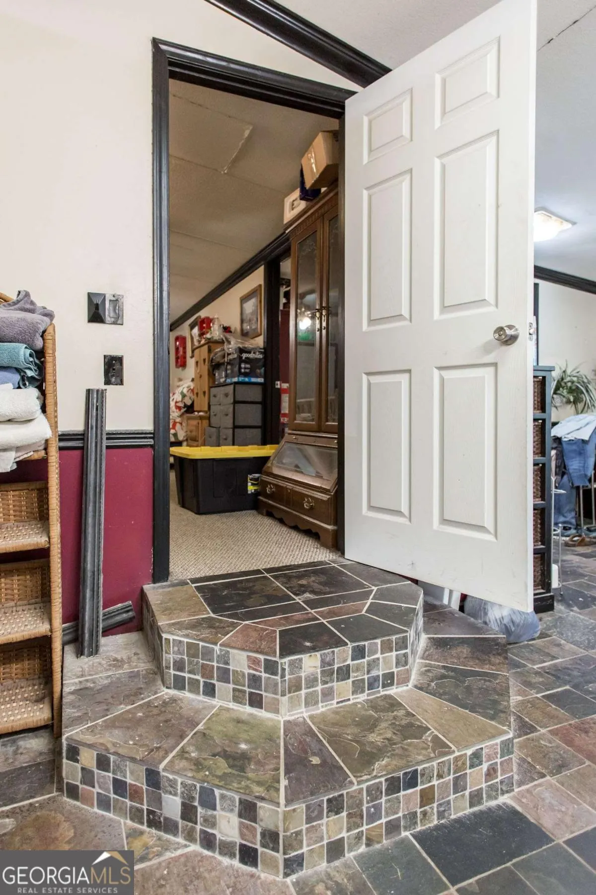 4535 Oakview Circle