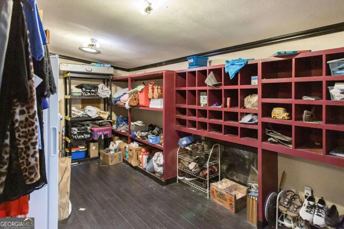 4535 Oakview Circle