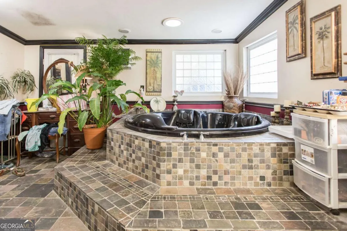 4535 Oakview Circle