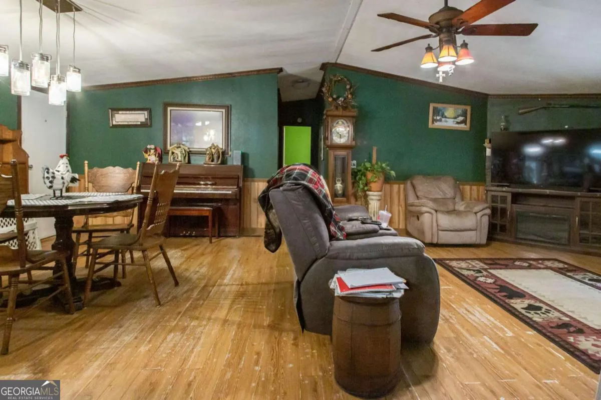 4535 Oakview Circle