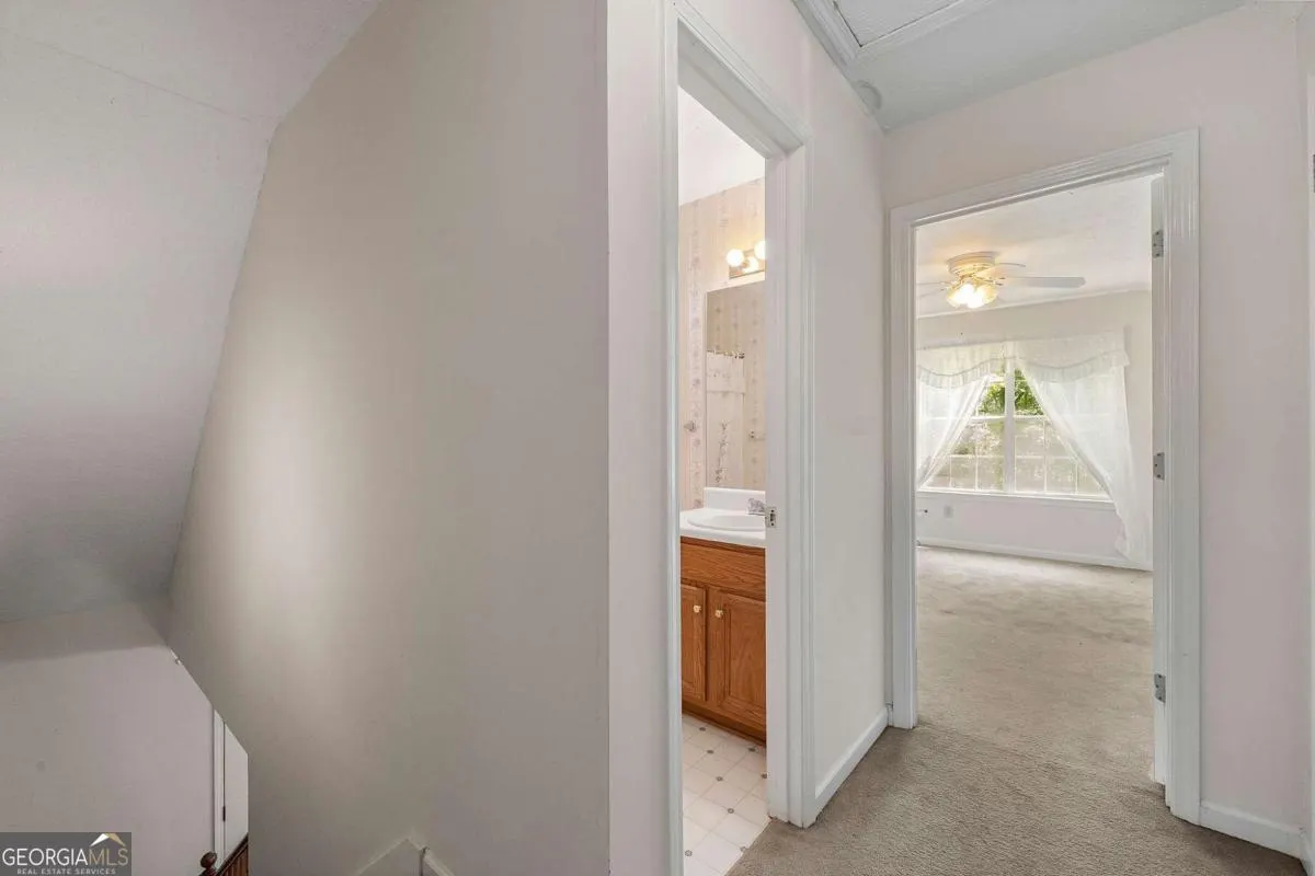 391 Hudson Circle