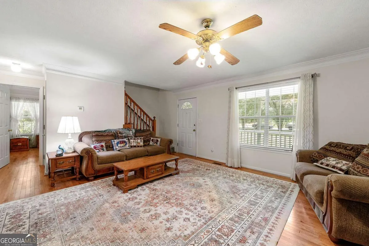 391 Hudson Circle