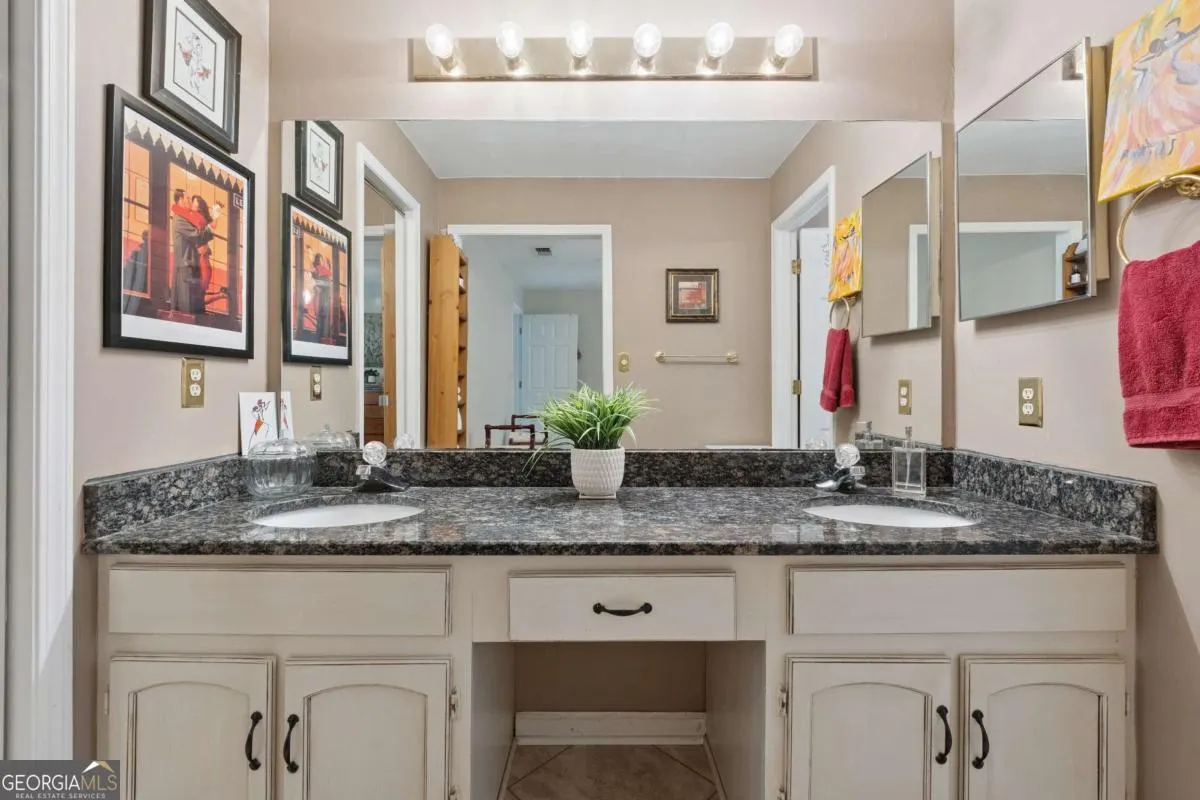 6530 6530 Deerings Lane, #6530