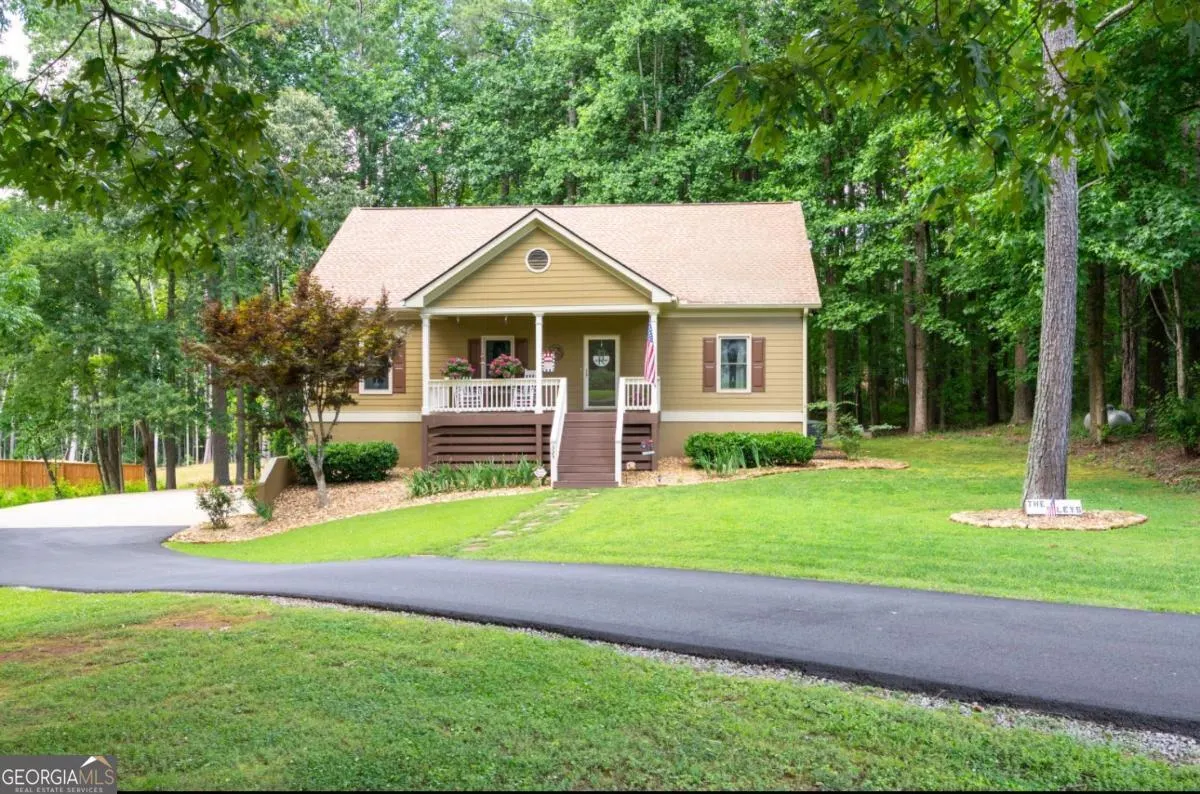 325 Harris Loop