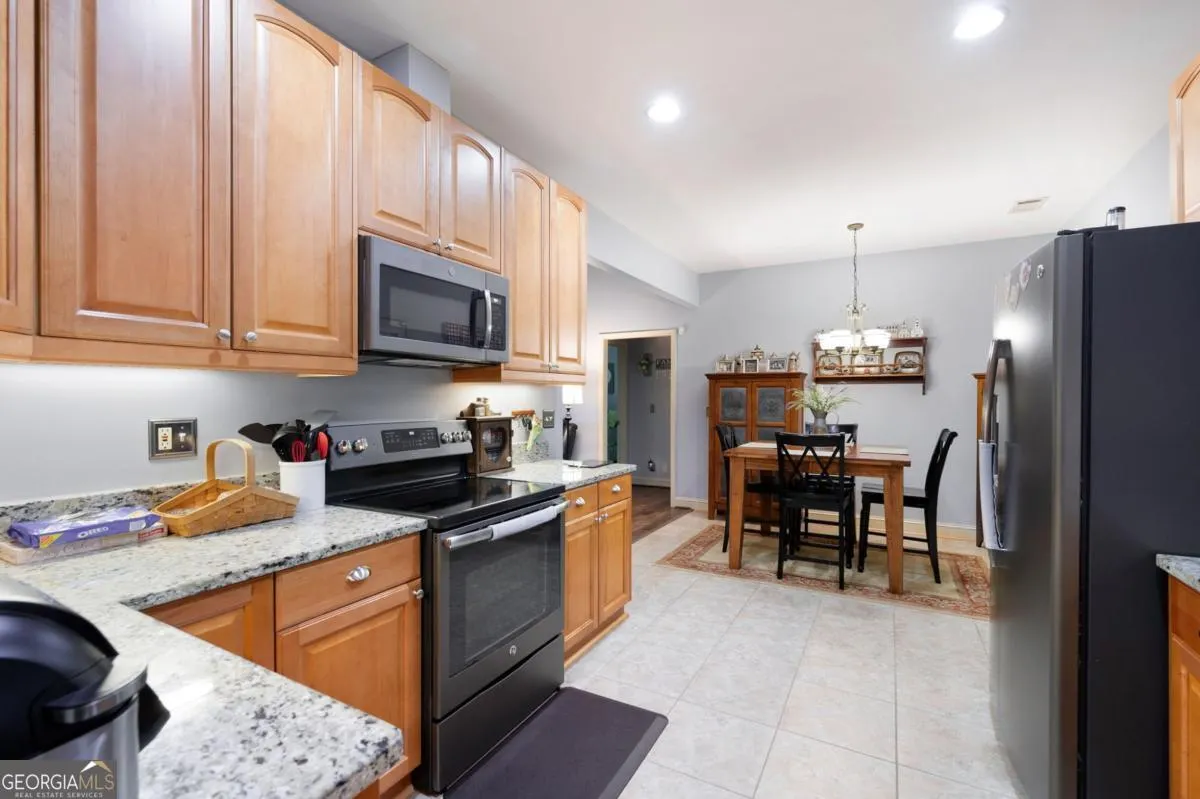325 Harris Loop