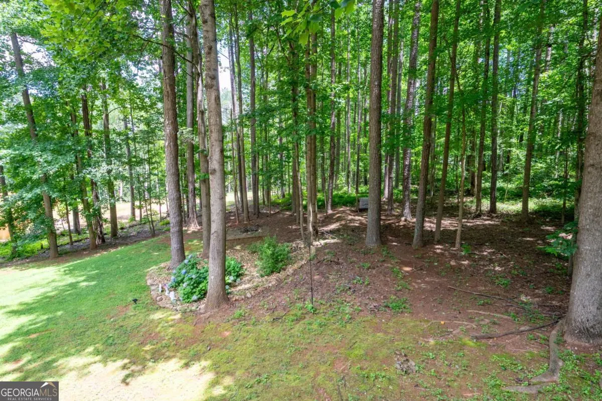 325 Harris Loop