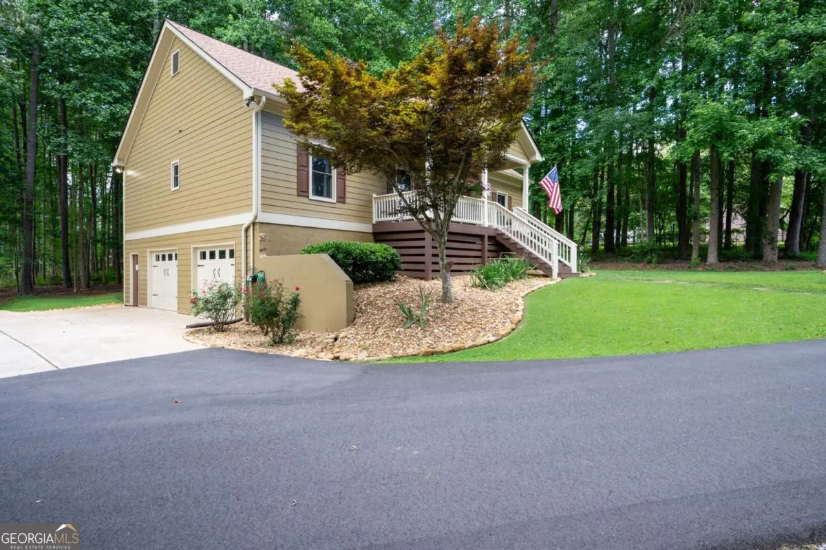 325 Harris Loop