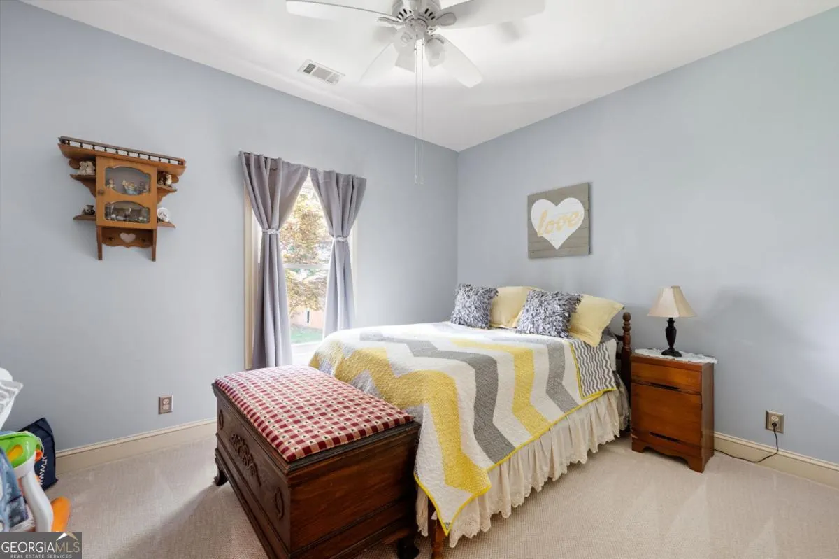 325 Harris Loop