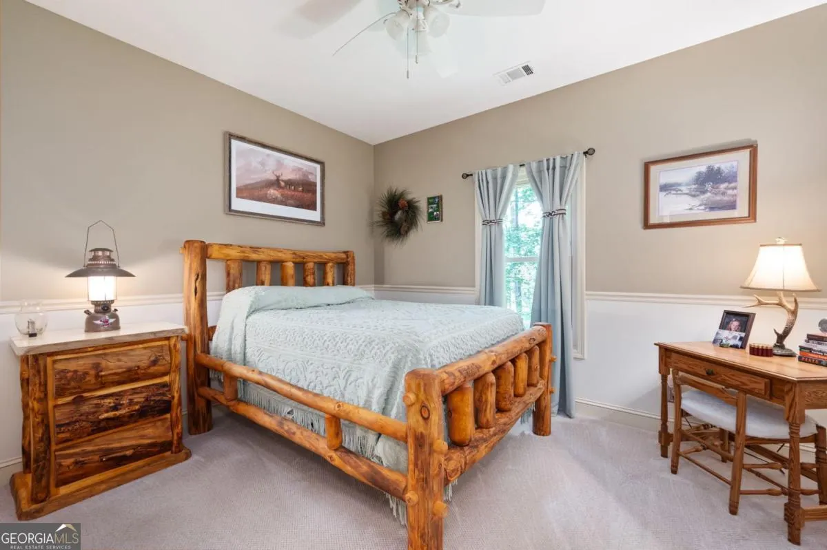 325 Harris Loop