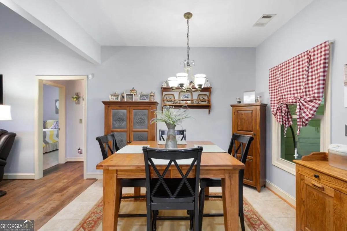 325 Harris Loop
