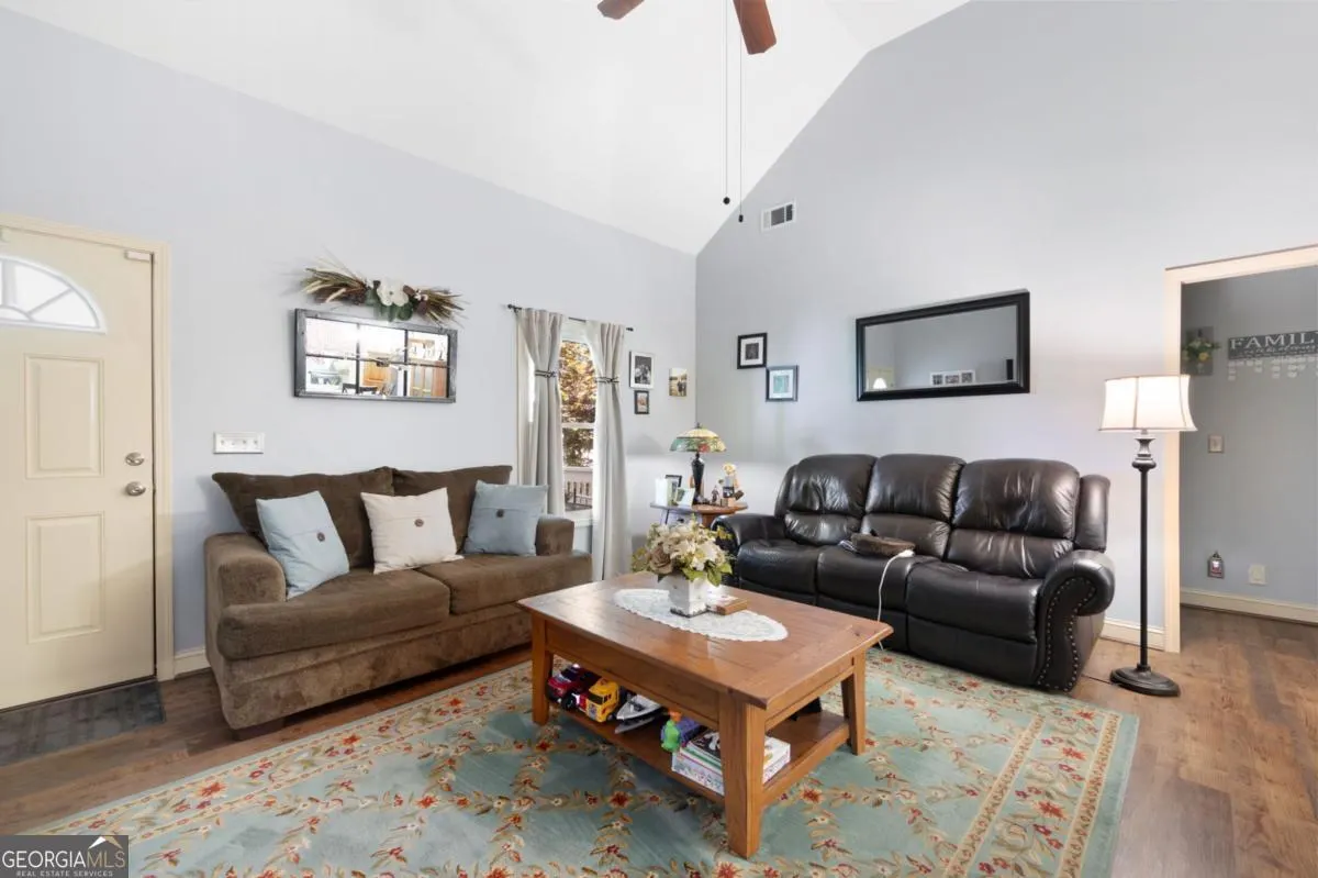 325 Harris Loop