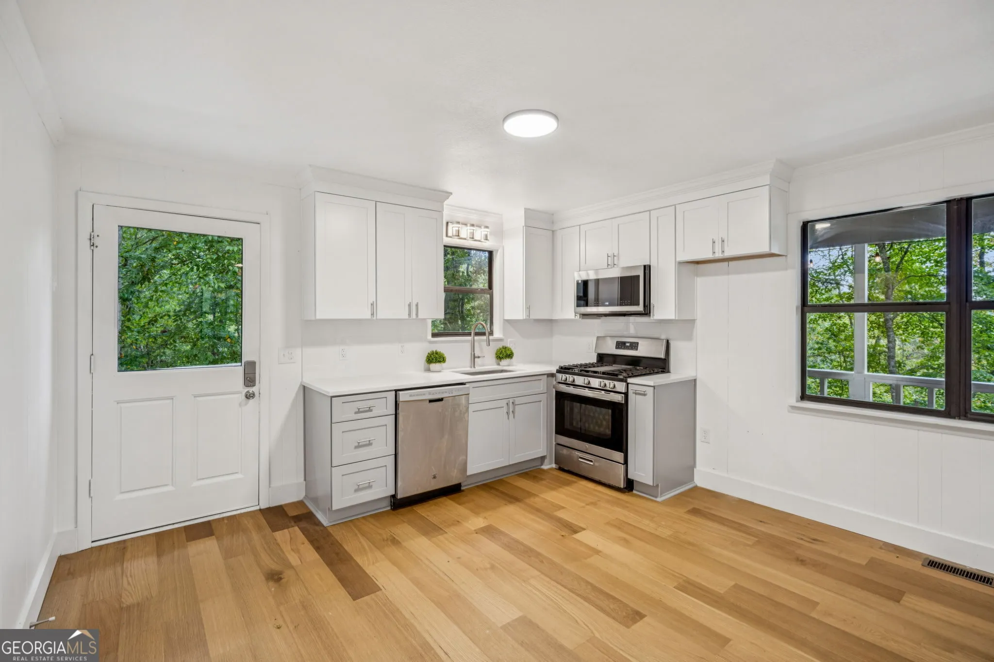 4113 White Oak Drive