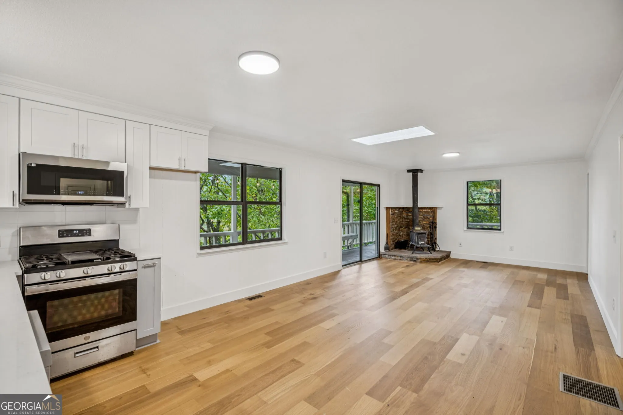 4113 White Oak Drive