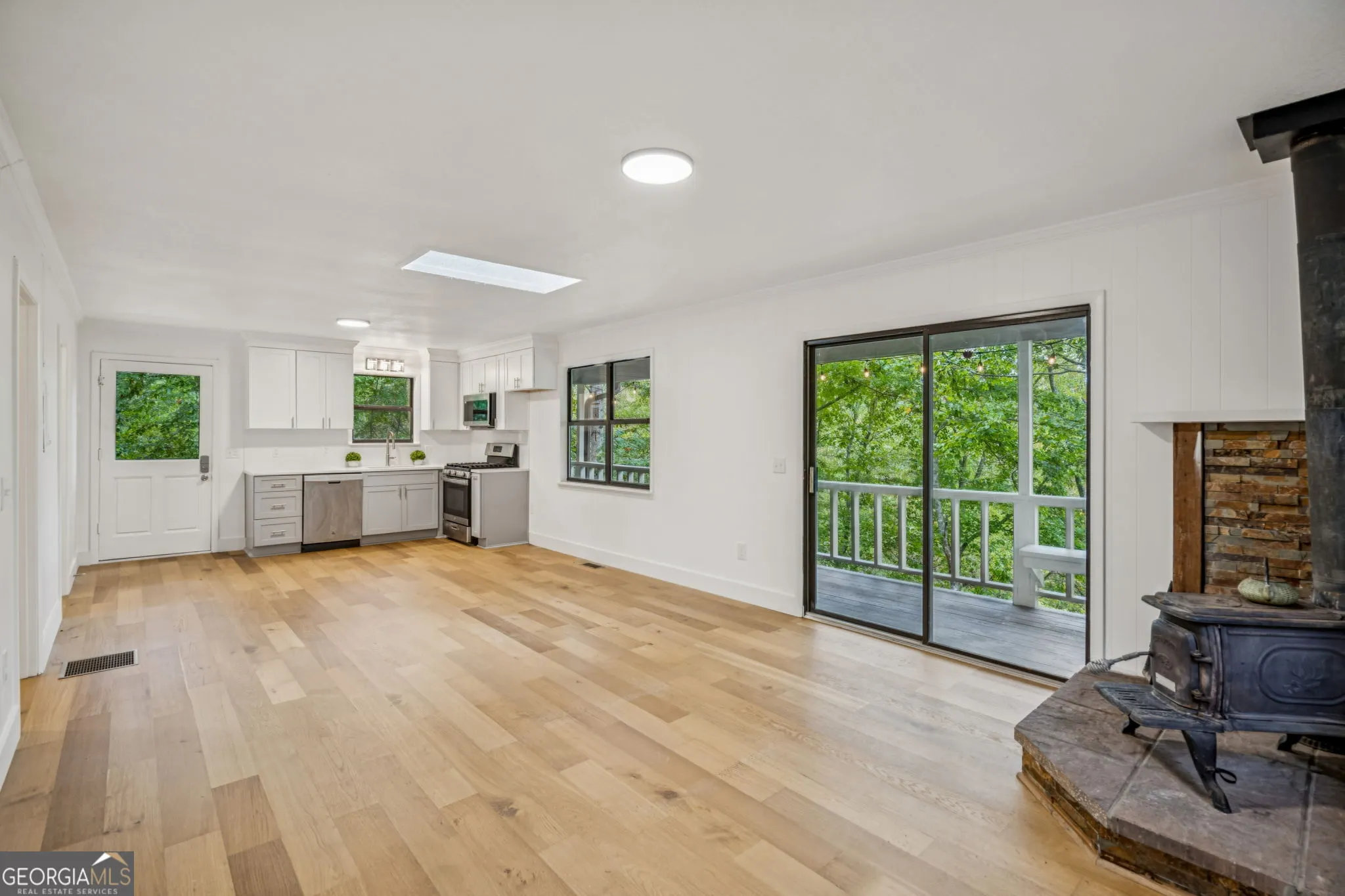 4113 White Oak Drive