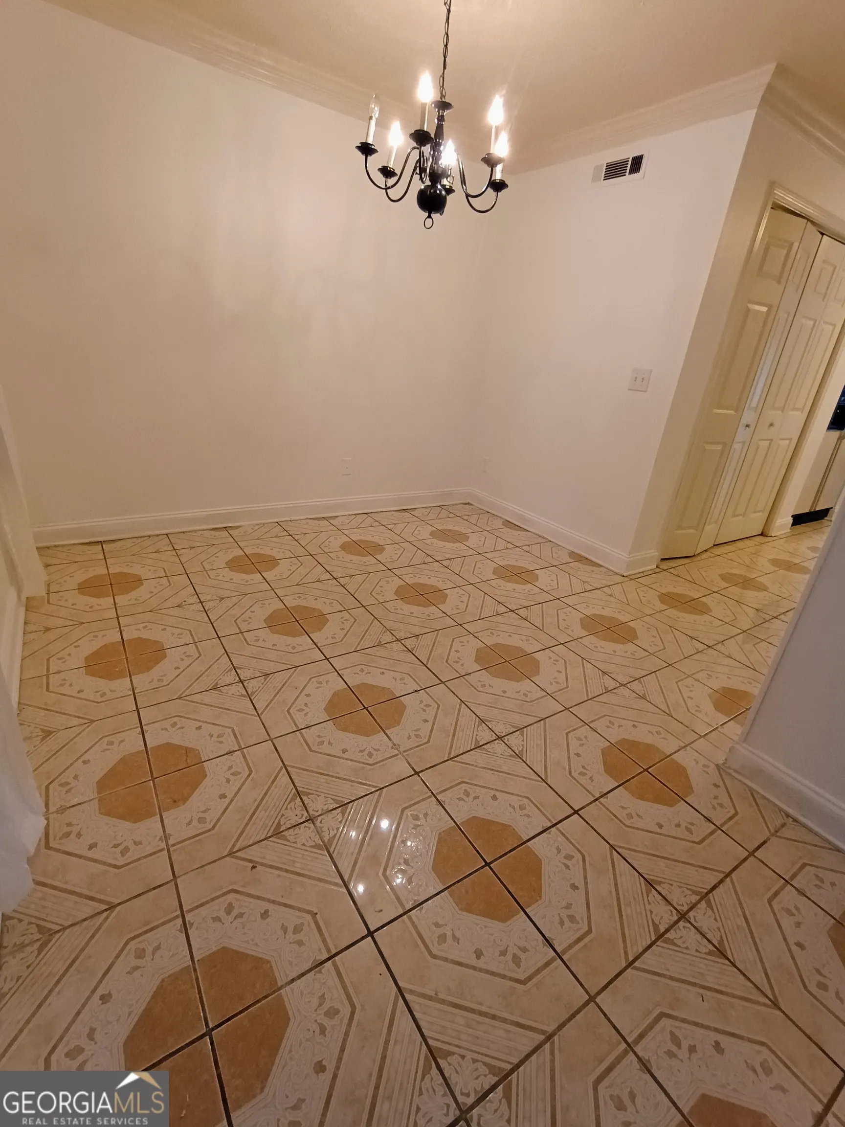 12 Intown Place
