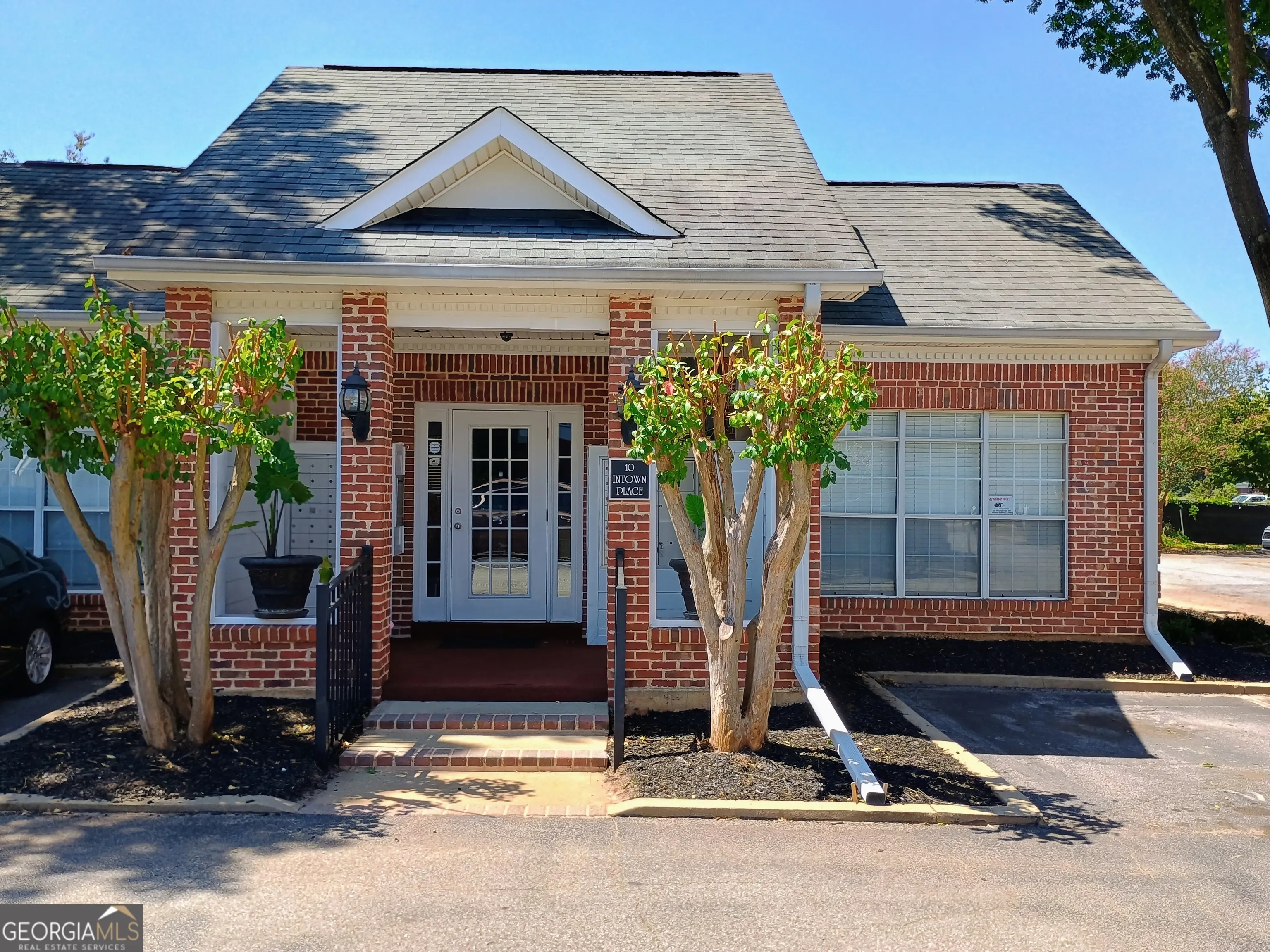 12 Intown Place
