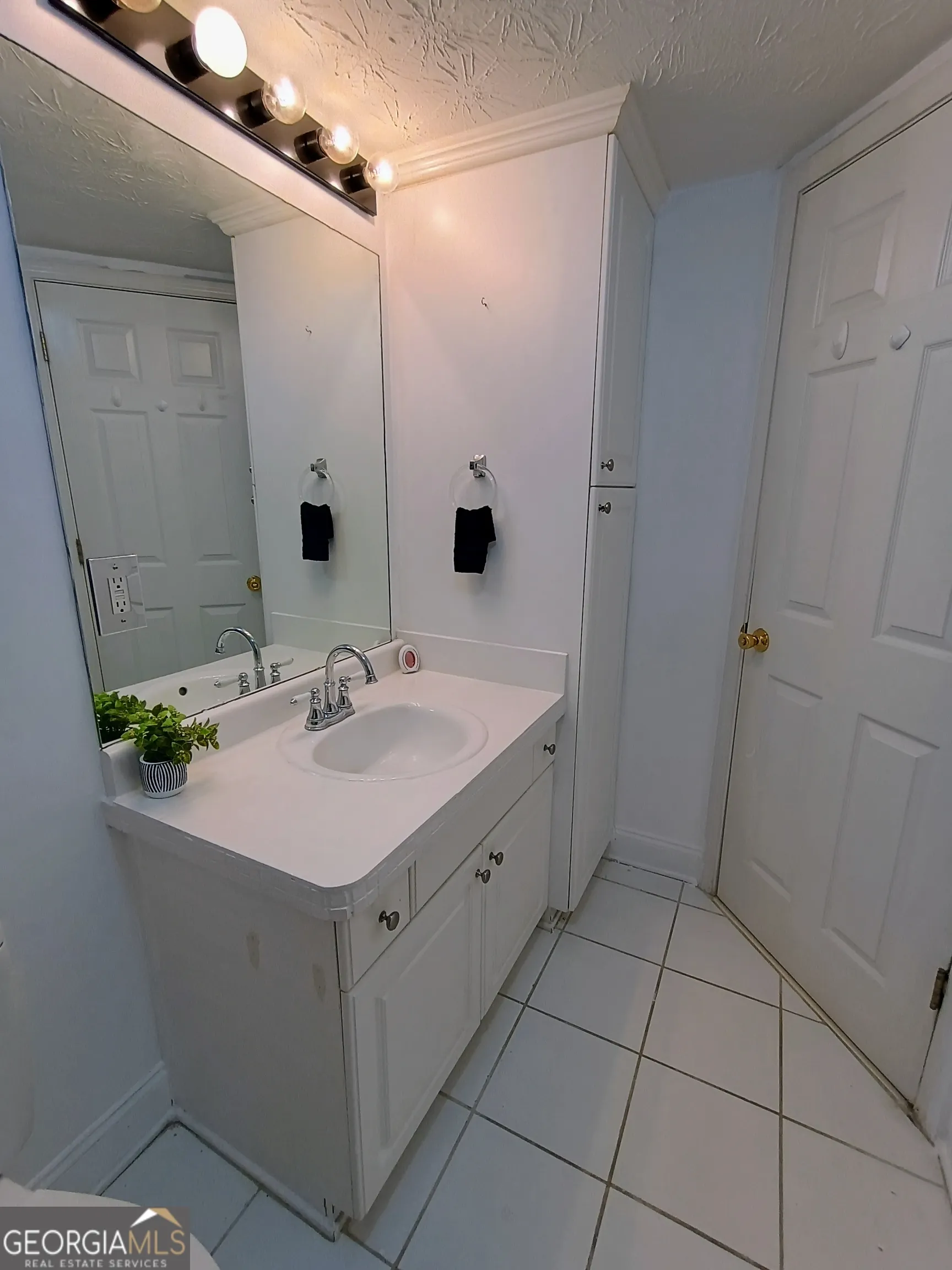 12 Intown Place