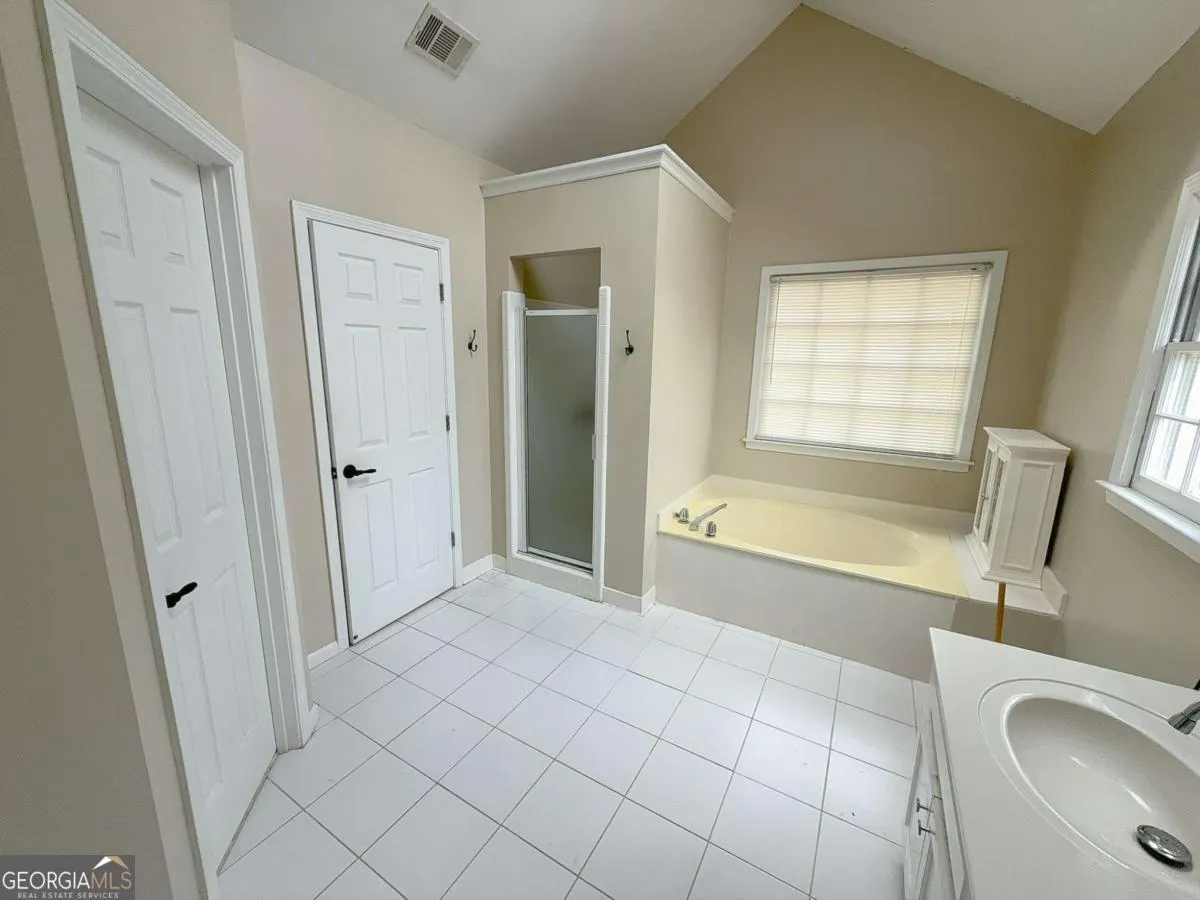 2845 Stratfield Court