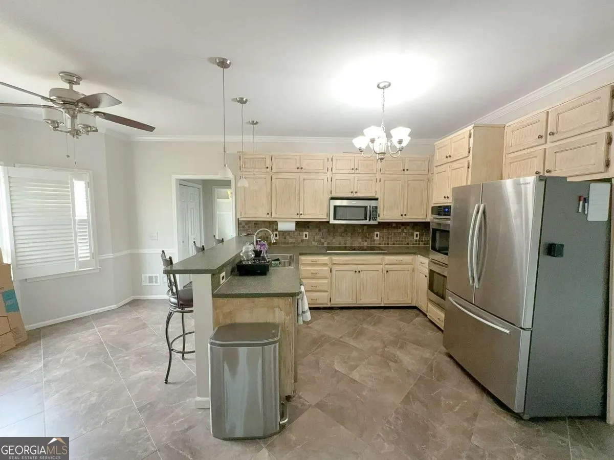 2845 Stratfield Court