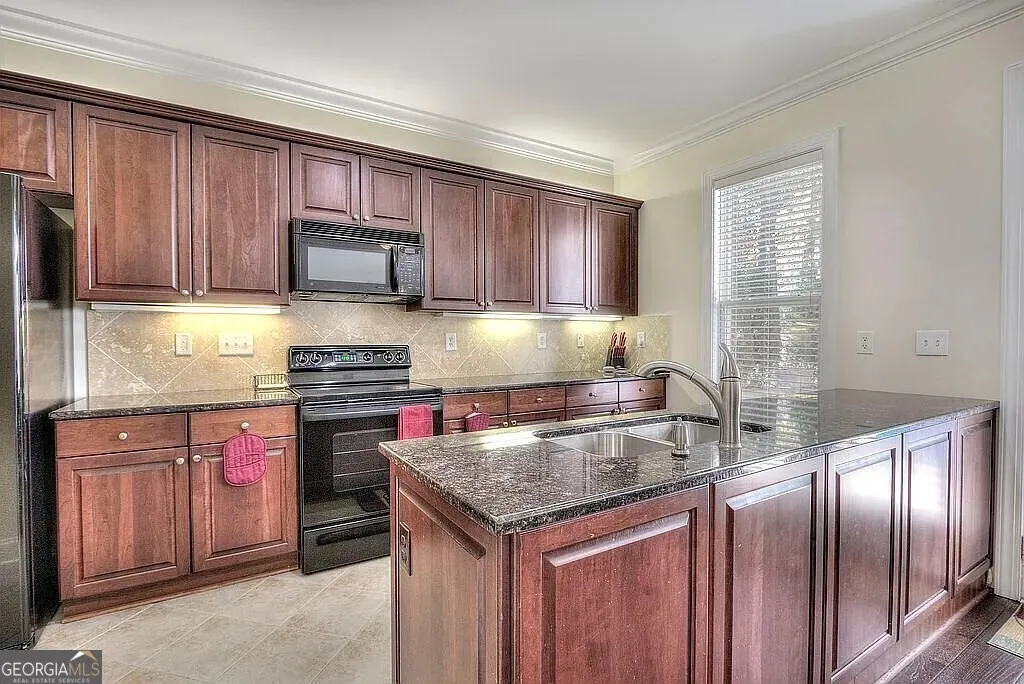 2804 Dominion Lane NW
