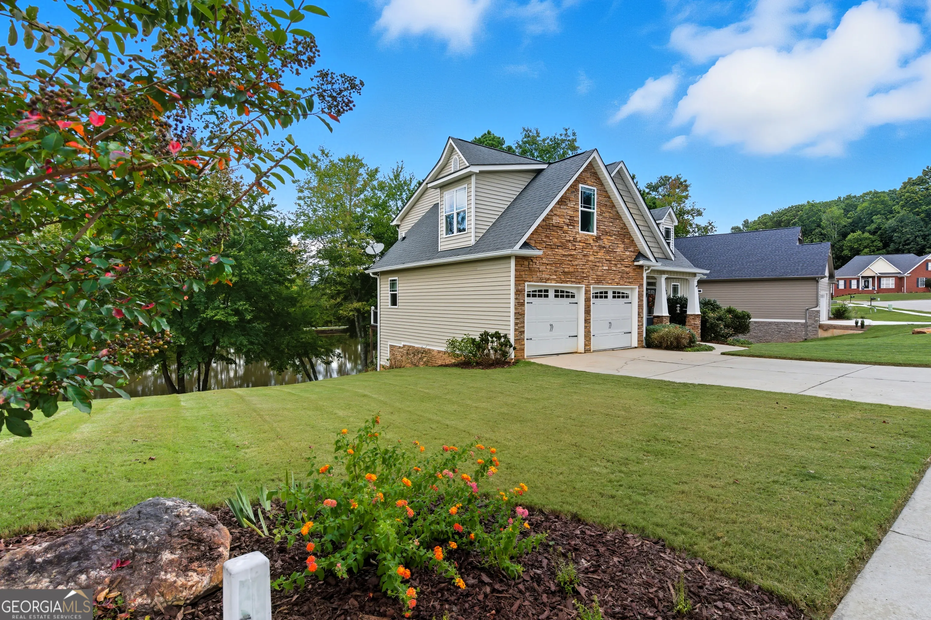 207 Retreat Way