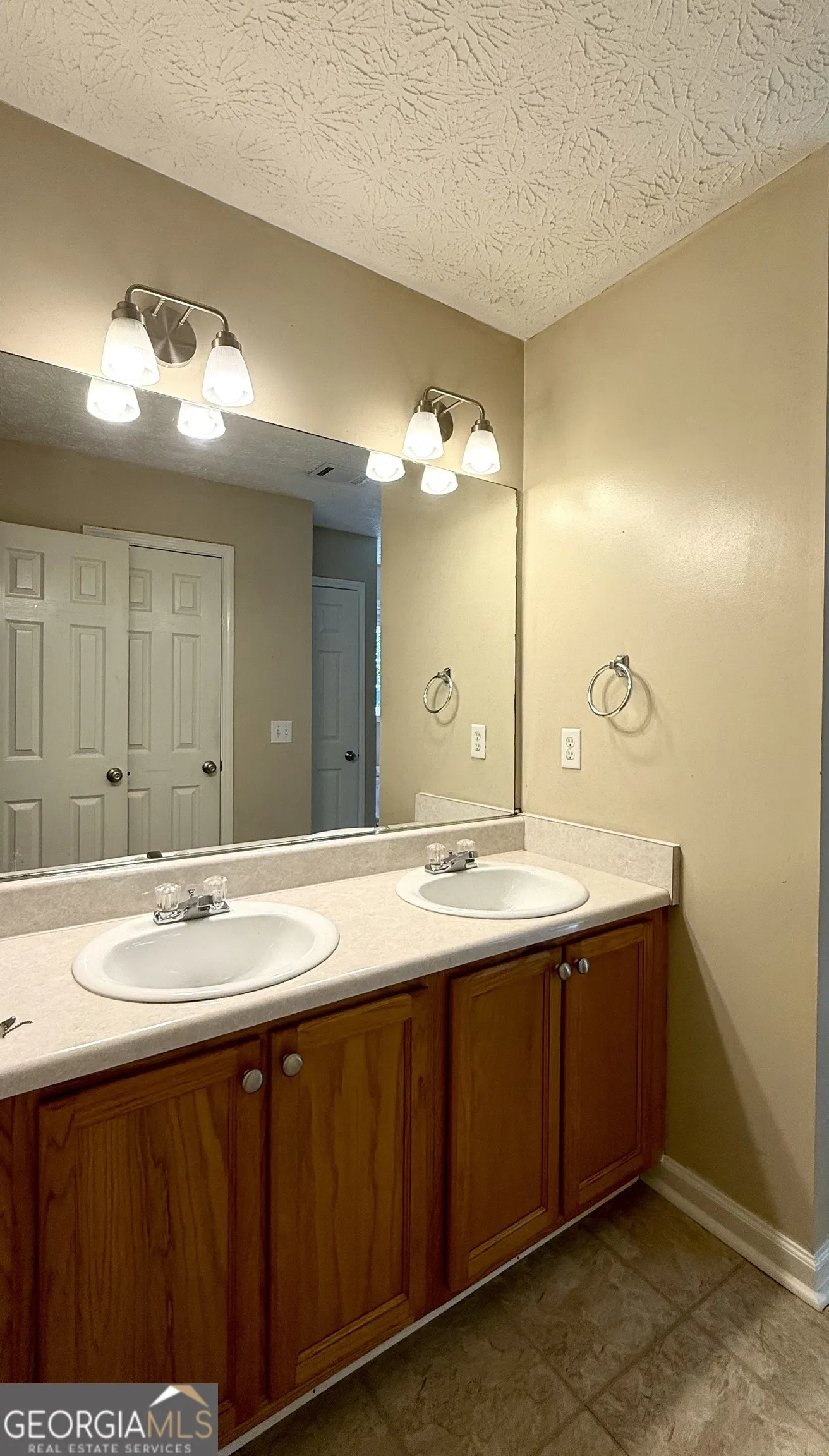 6258 Southern Magnolia Lane