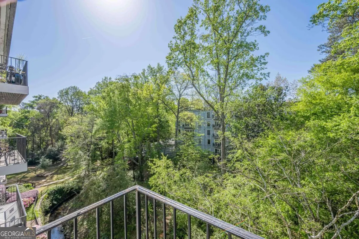 32 3203 Lenox Road NE, #32