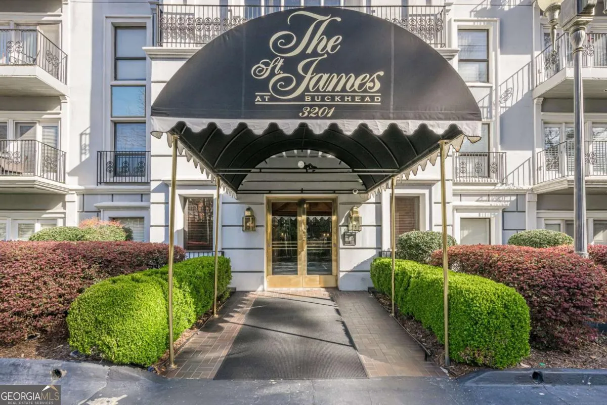 32 3203 Lenox Road NE, #32