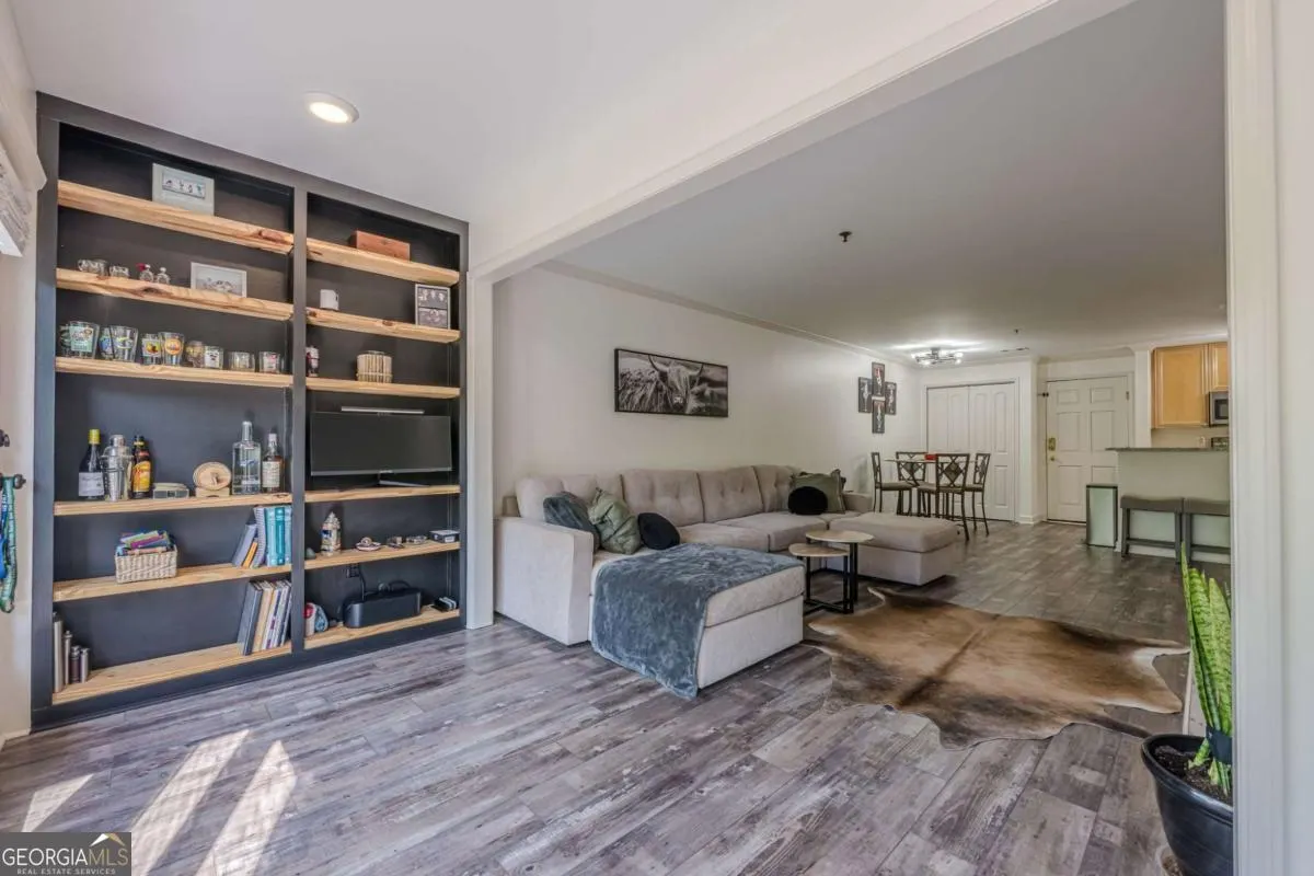 32 3203 Lenox Road NE, #32