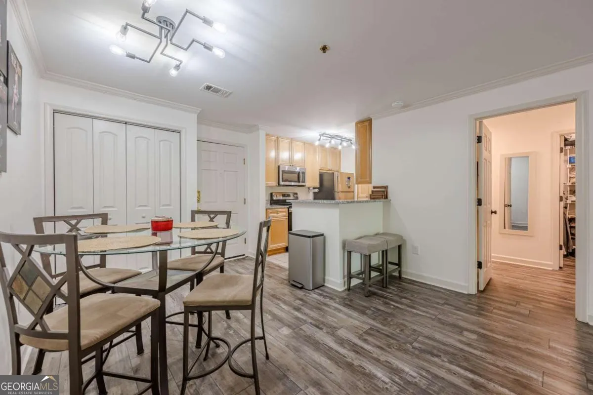 32 3203 Lenox Road NE, #32