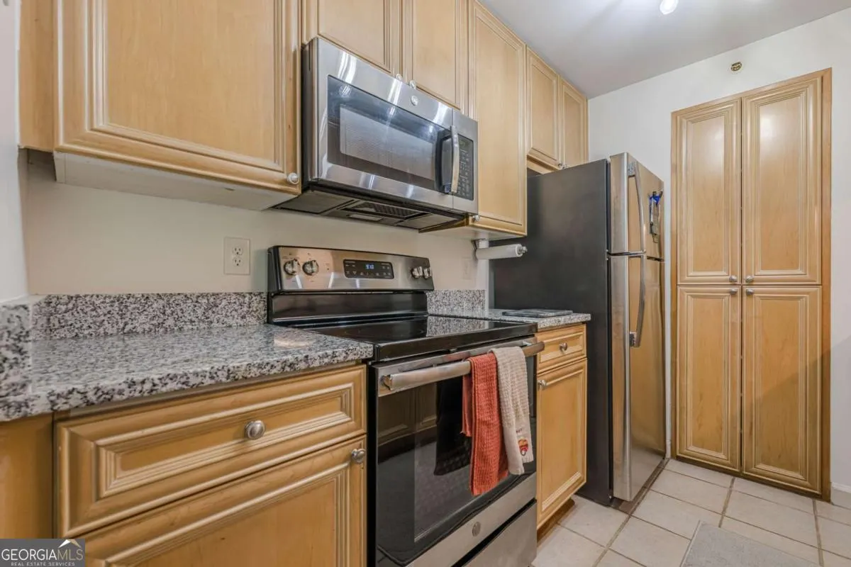 32 3203 Lenox Road NE, #32