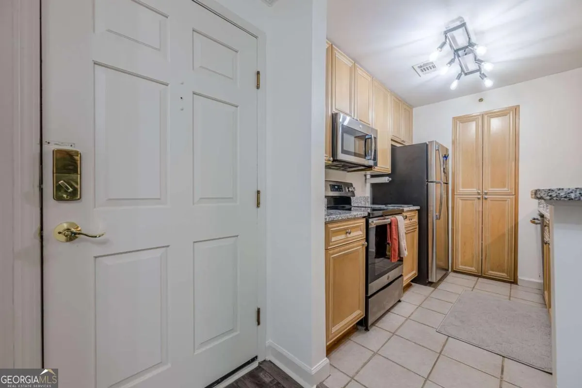 32 3203 Lenox Road NE, #32