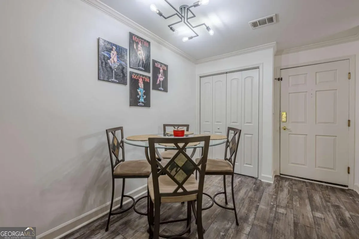 32 3203 Lenox Road NE, #32