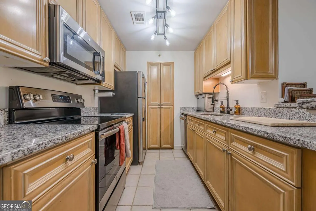 32 3203 Lenox Road NE, #32