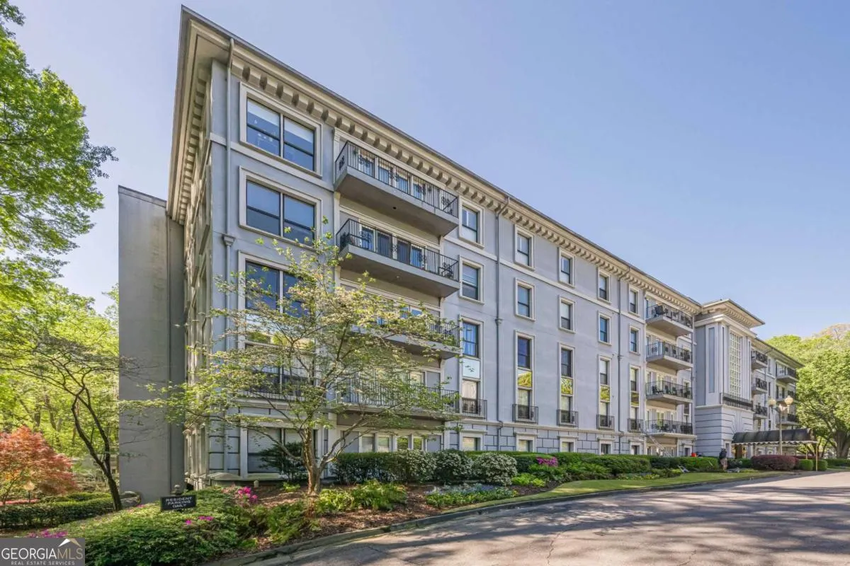 32 3203 Lenox Road NE, #32
