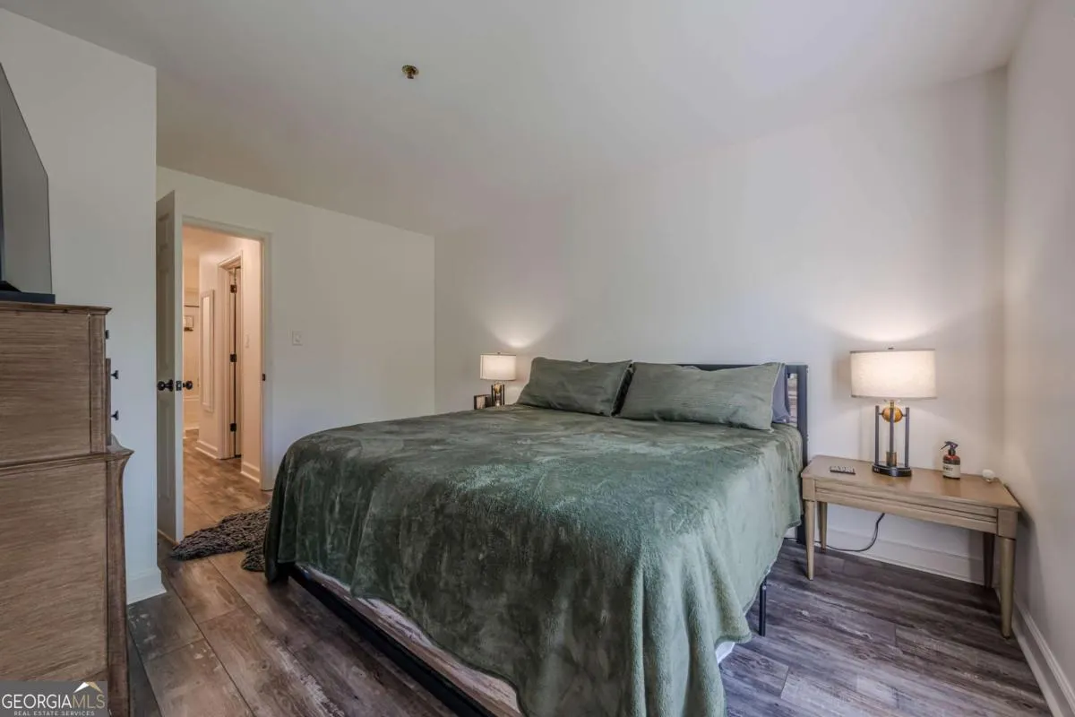 32 3203 Lenox Road NE, #32