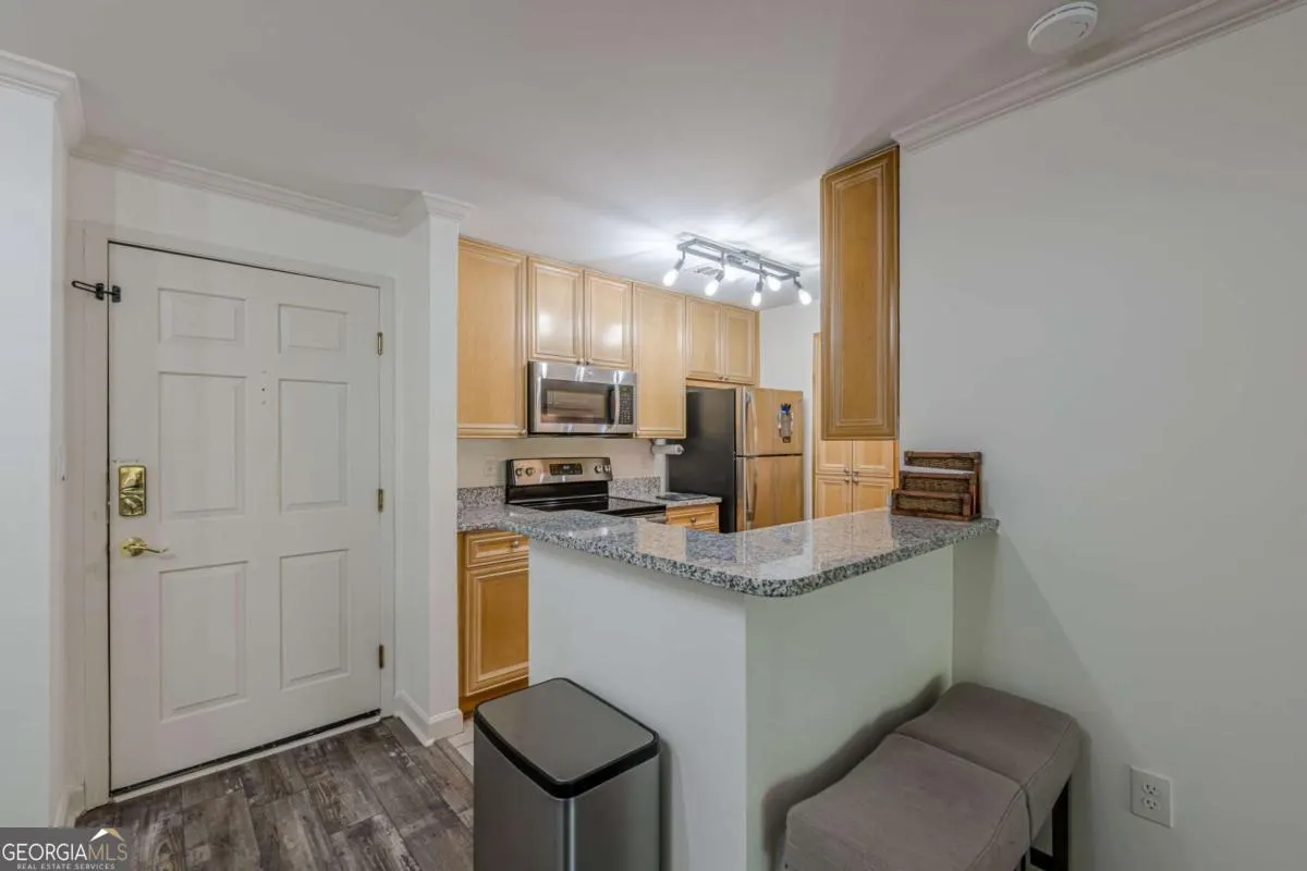 32 3203 Lenox Road NE, #32