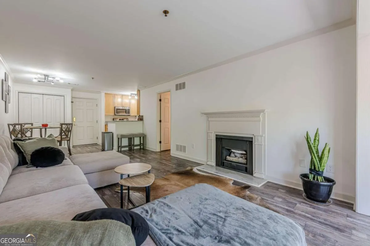 32 3203 Lenox Road NE, #32