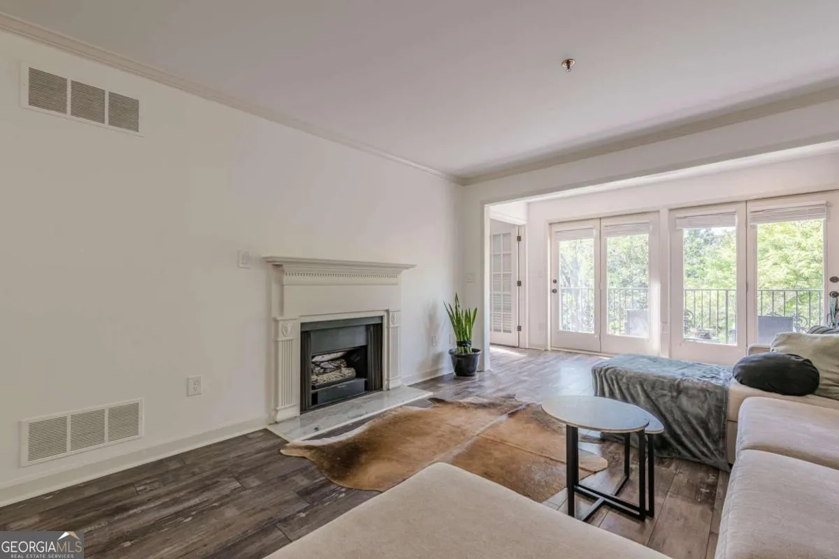 32 3203 Lenox Road NE, #32