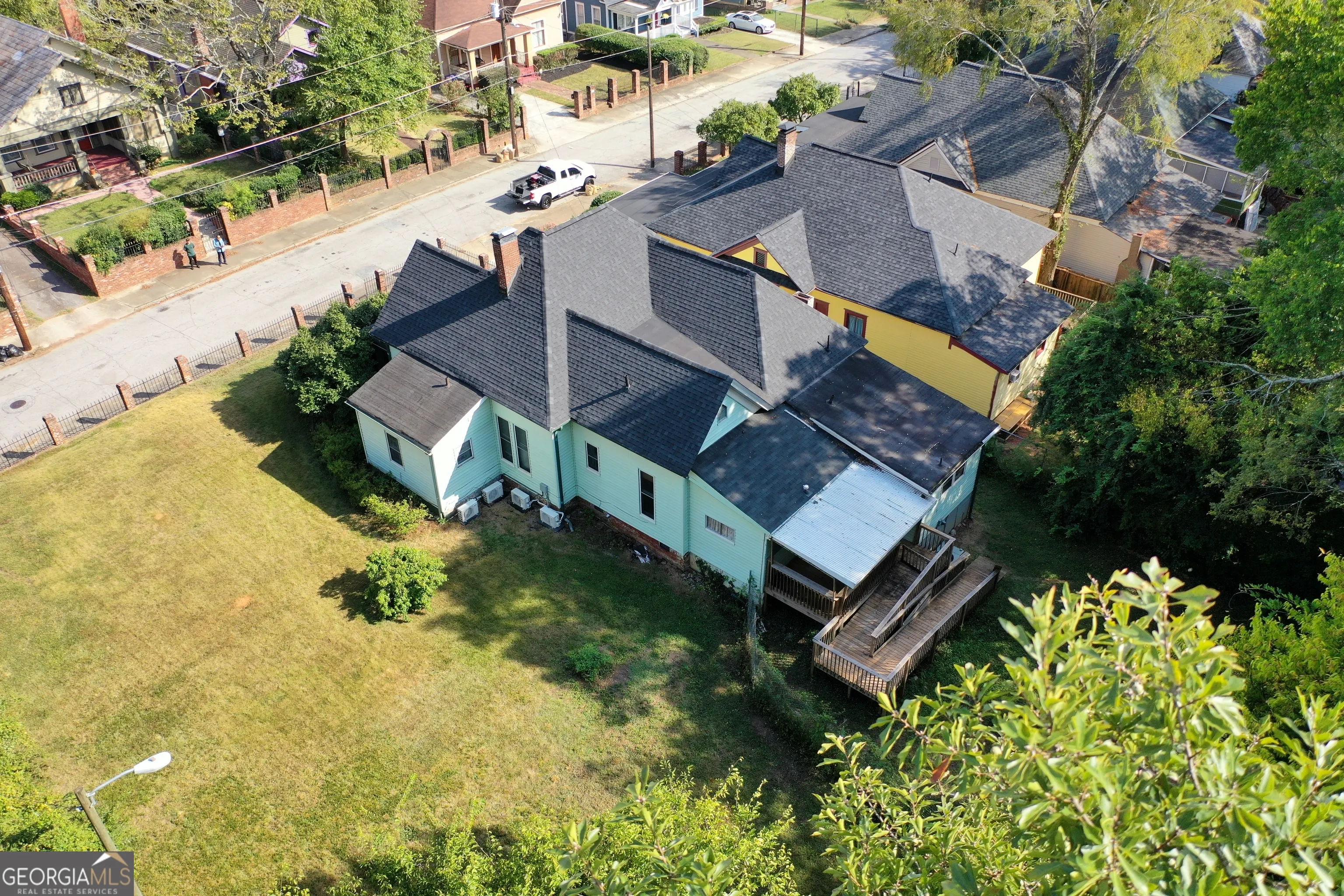 665 QUEEN Street SW