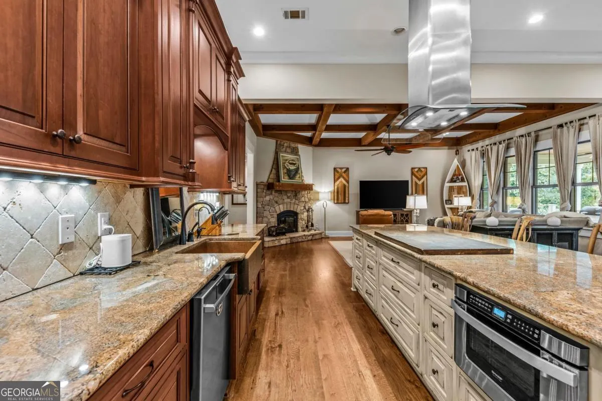 1021 Emerald View Drive