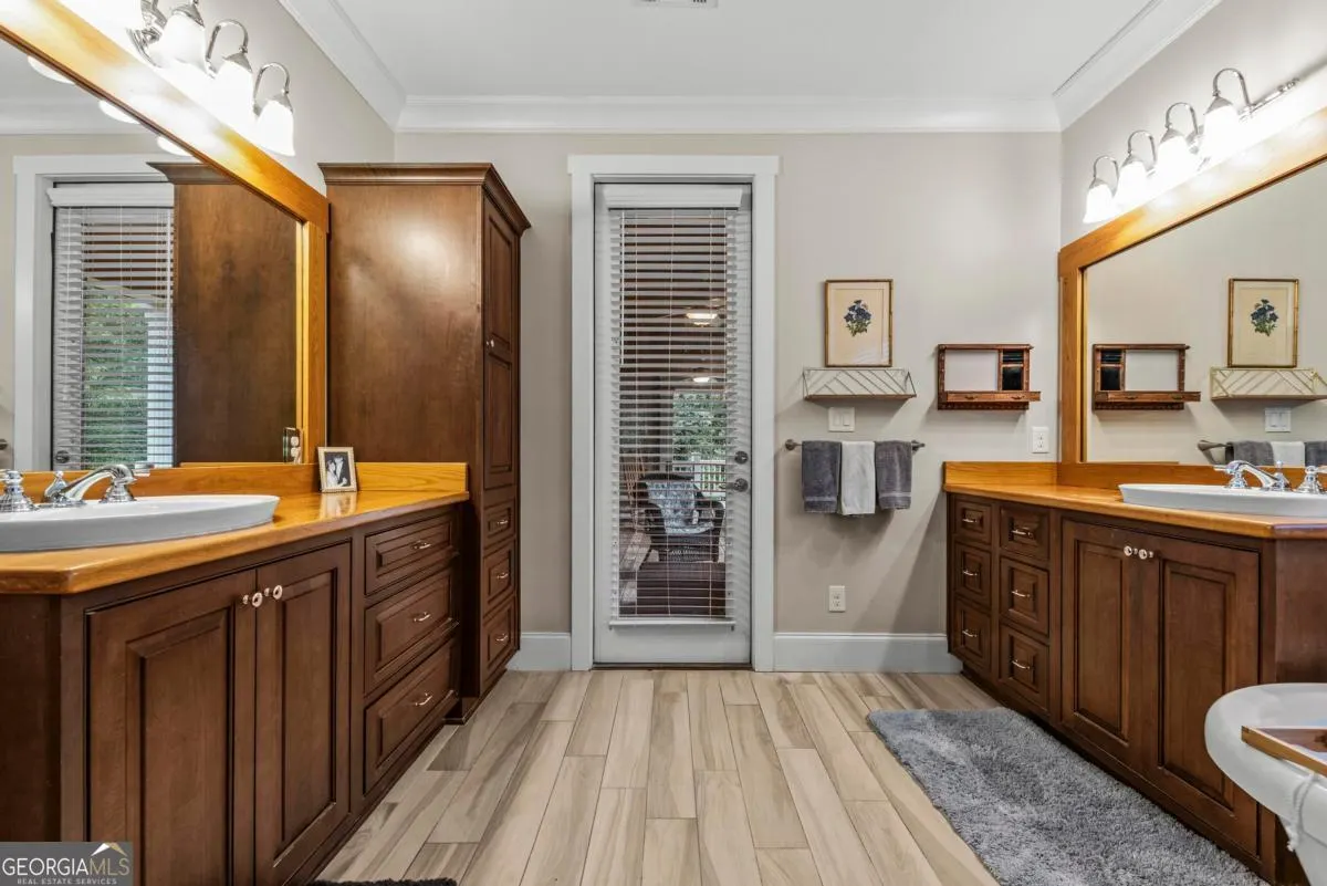 1021 Emerald View Drive