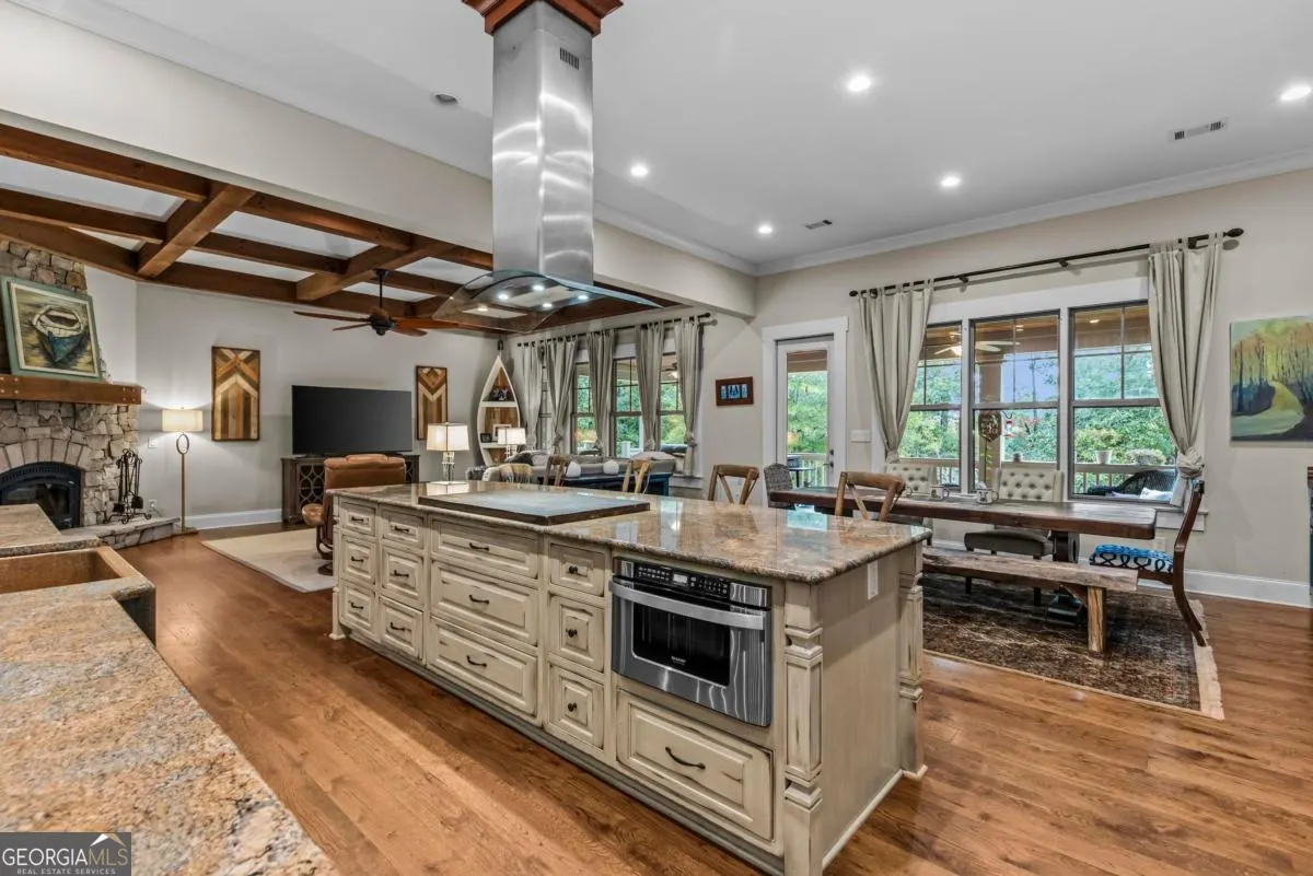 1021 Emerald View Drive