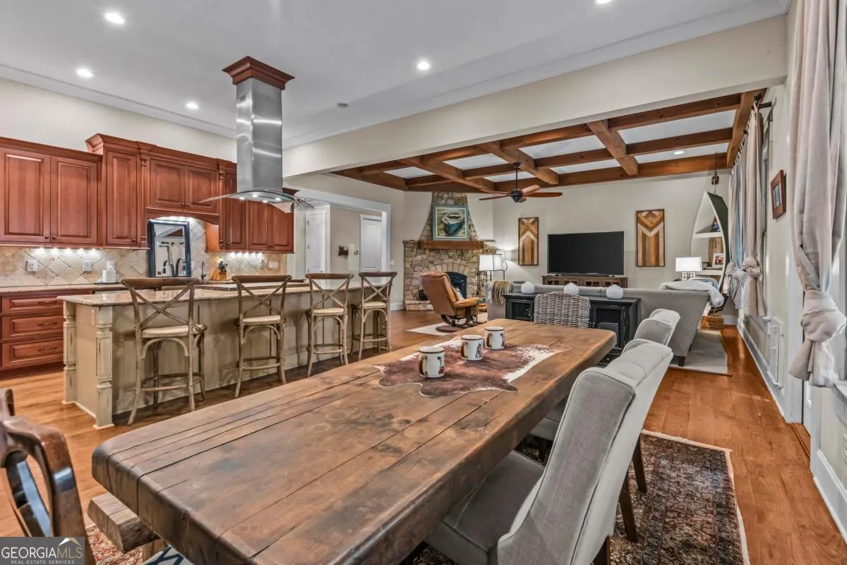 1021 Emerald View Drive