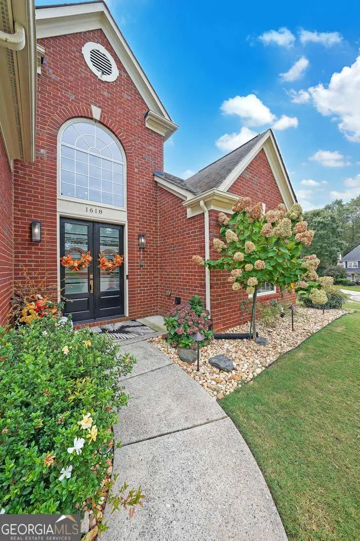 1618 Rocky Knoll Lane