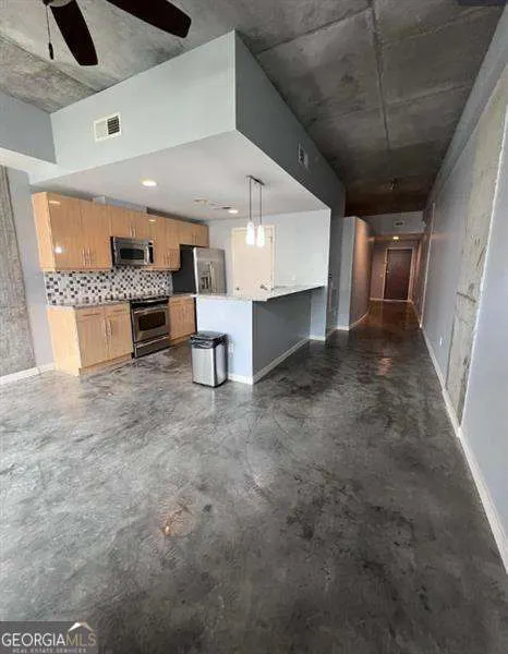 411 335 W Ponce De Leon Avenue, #411