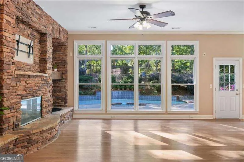 1065 Beacon Hill Crossing