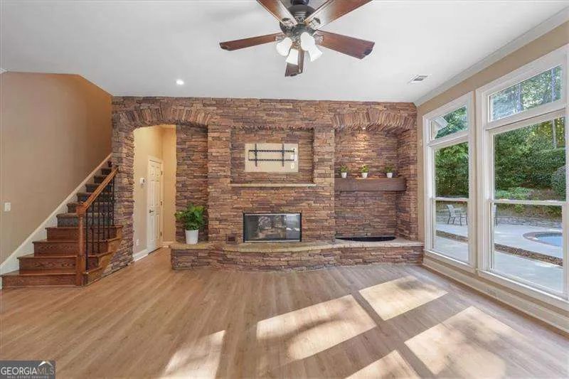 1065 Beacon Hill Crossing