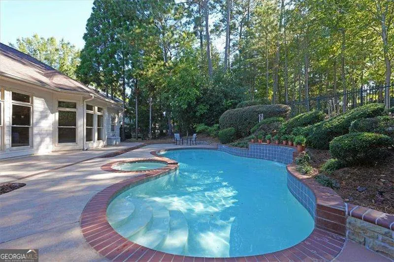 1065 Beacon Hill Crossing