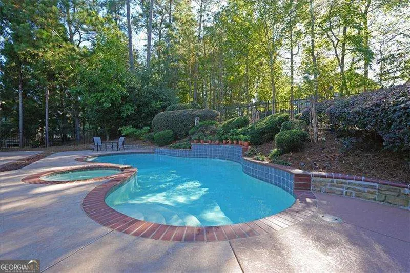 1065 Beacon Hill Crossing